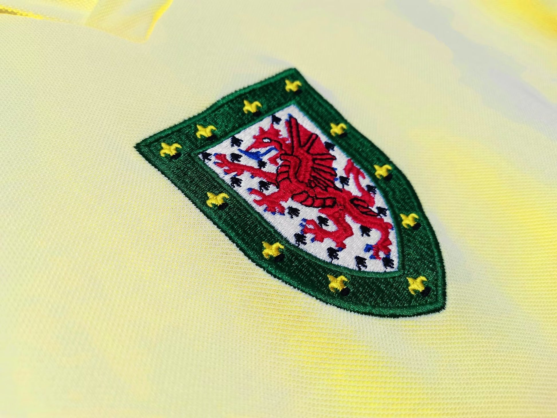 Wales 🏴󠁧󠁢󠁷󠁬󠁳󠁿 1976/79 Away Jersey. - World Cup Retro Soccer Shop