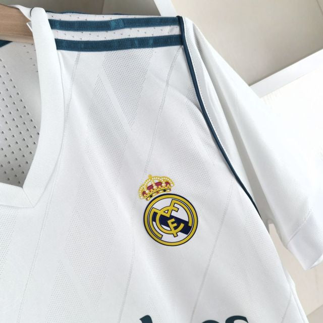 Real Madrid FC 2017/18 Home Retro Jersey.