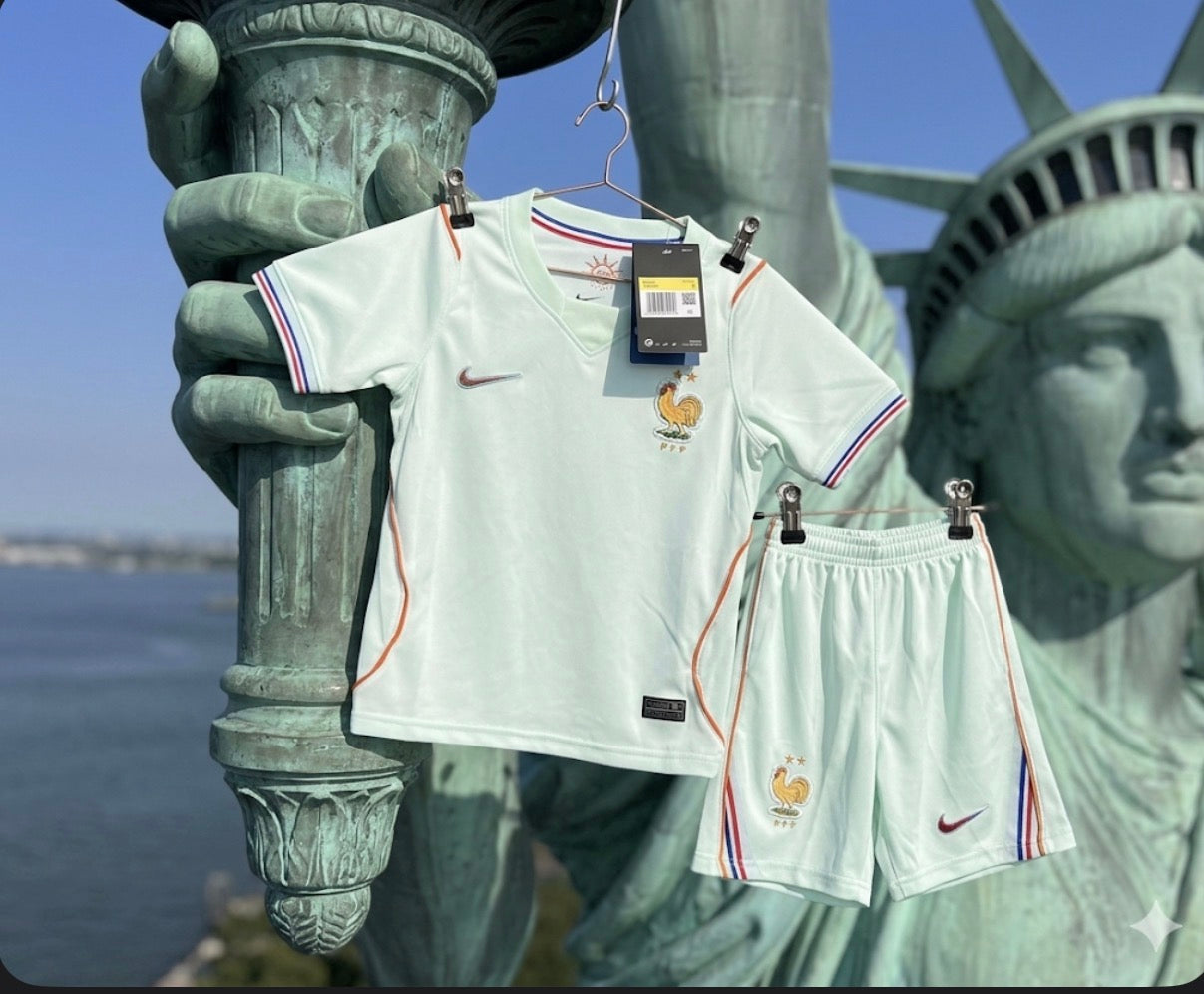 France 🇫🇷2026 World Cup Kids Kit Set Away Jersey, Shorts & Socks.