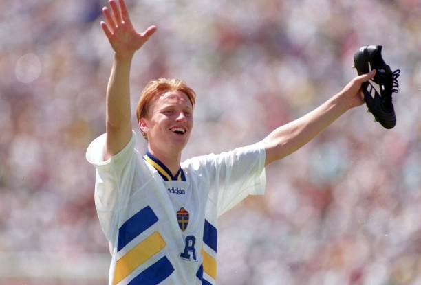 Sweden 🇸🇪 1994 World Cup Away Jersey. - World Cup Retro Soccer Shop