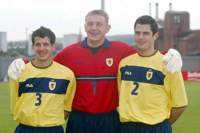 Scotland 🏴󠁧󠁢󠁳󠁣󠁴󠁿 2002 Away Jersey. - World Cup Retro Soccer Shop