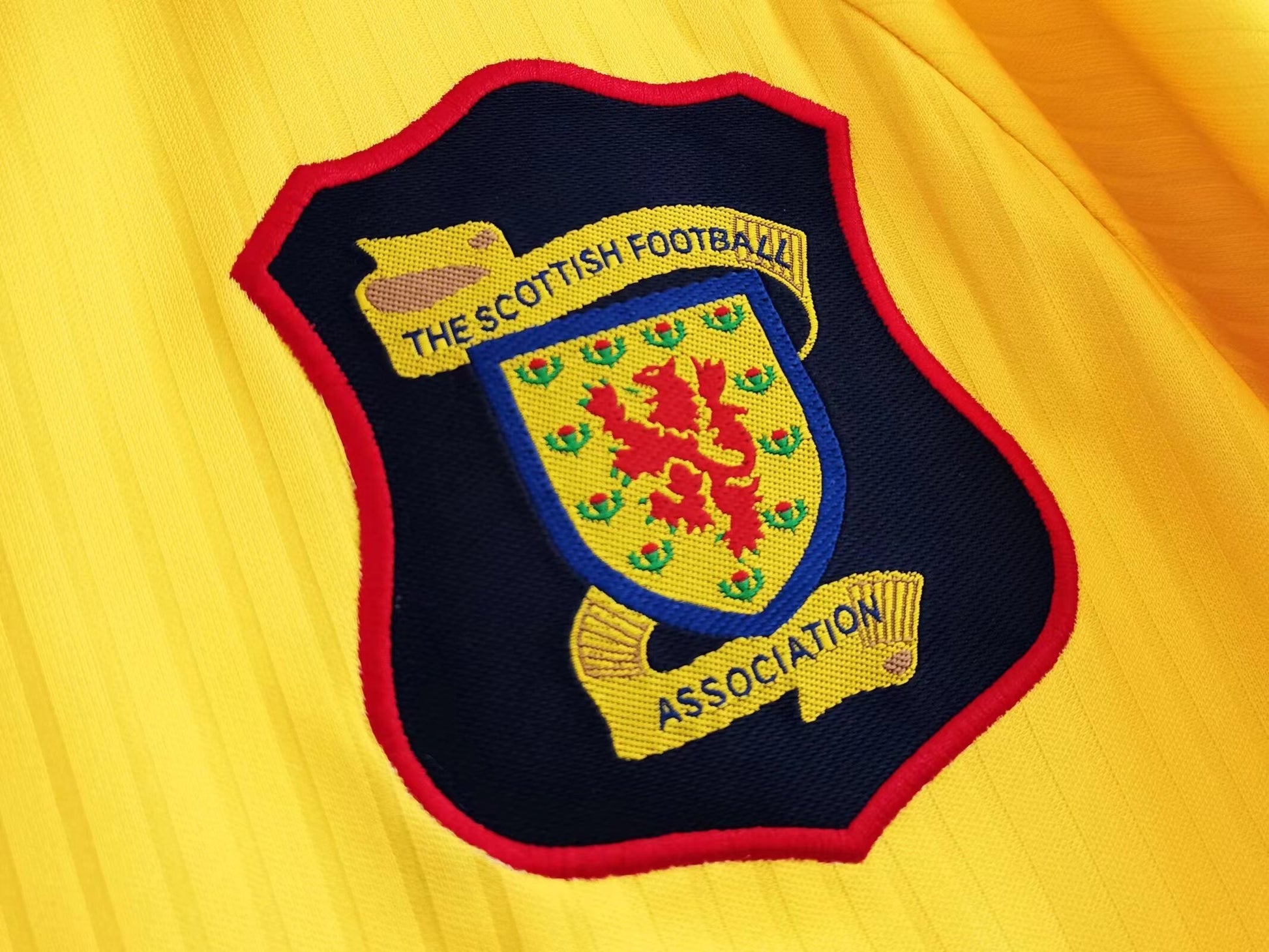 Scotland 🏴󠁧󠁢󠁳󠁣󠁴󠁿 1996/98 Away Jersey. - World Cup Retro Soccer Shop