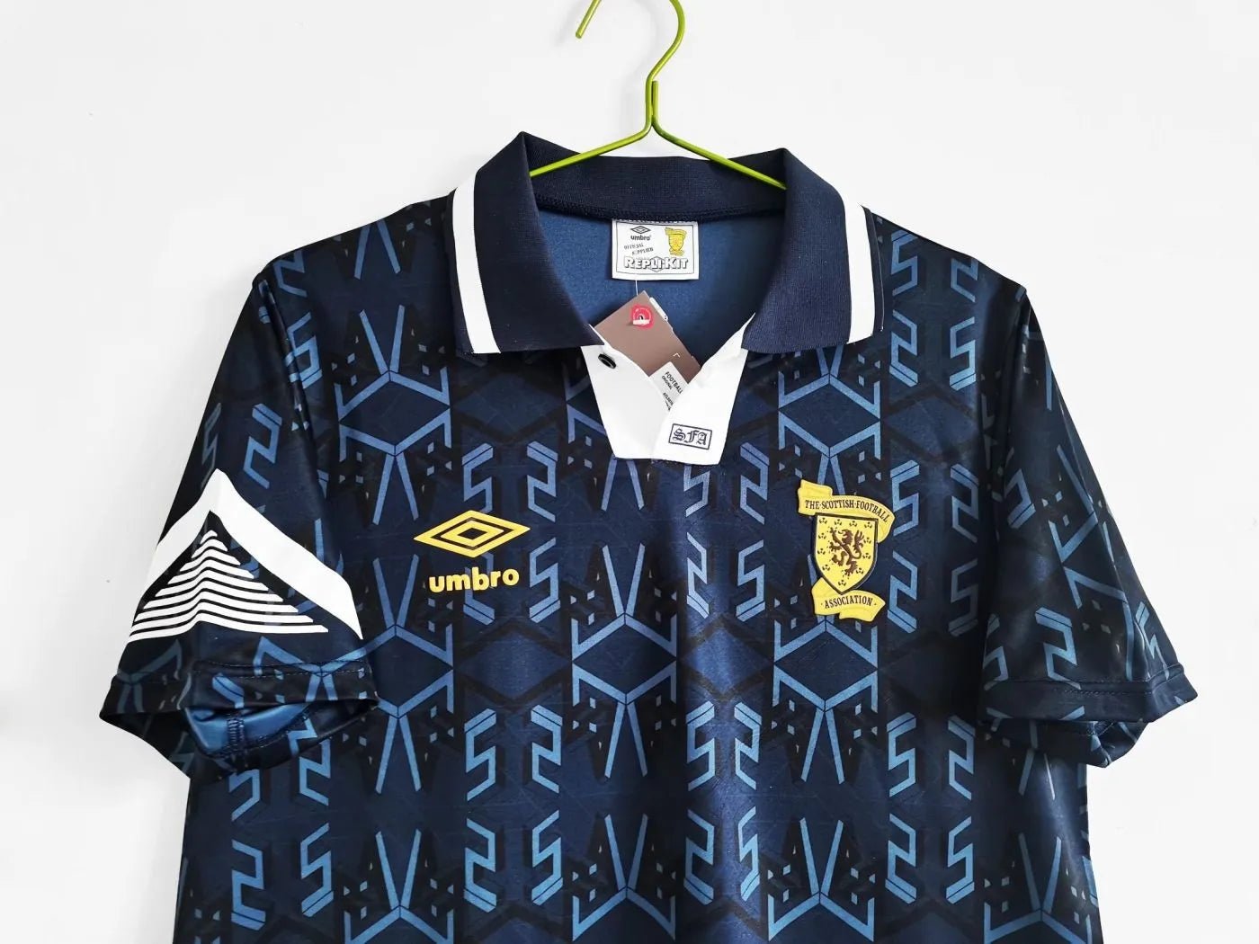 Scotland 🏴󠁧󠁢󠁳󠁣󠁴󠁿 Euro 1992 Home Jersey. - World Cup Retro Soccer Shop