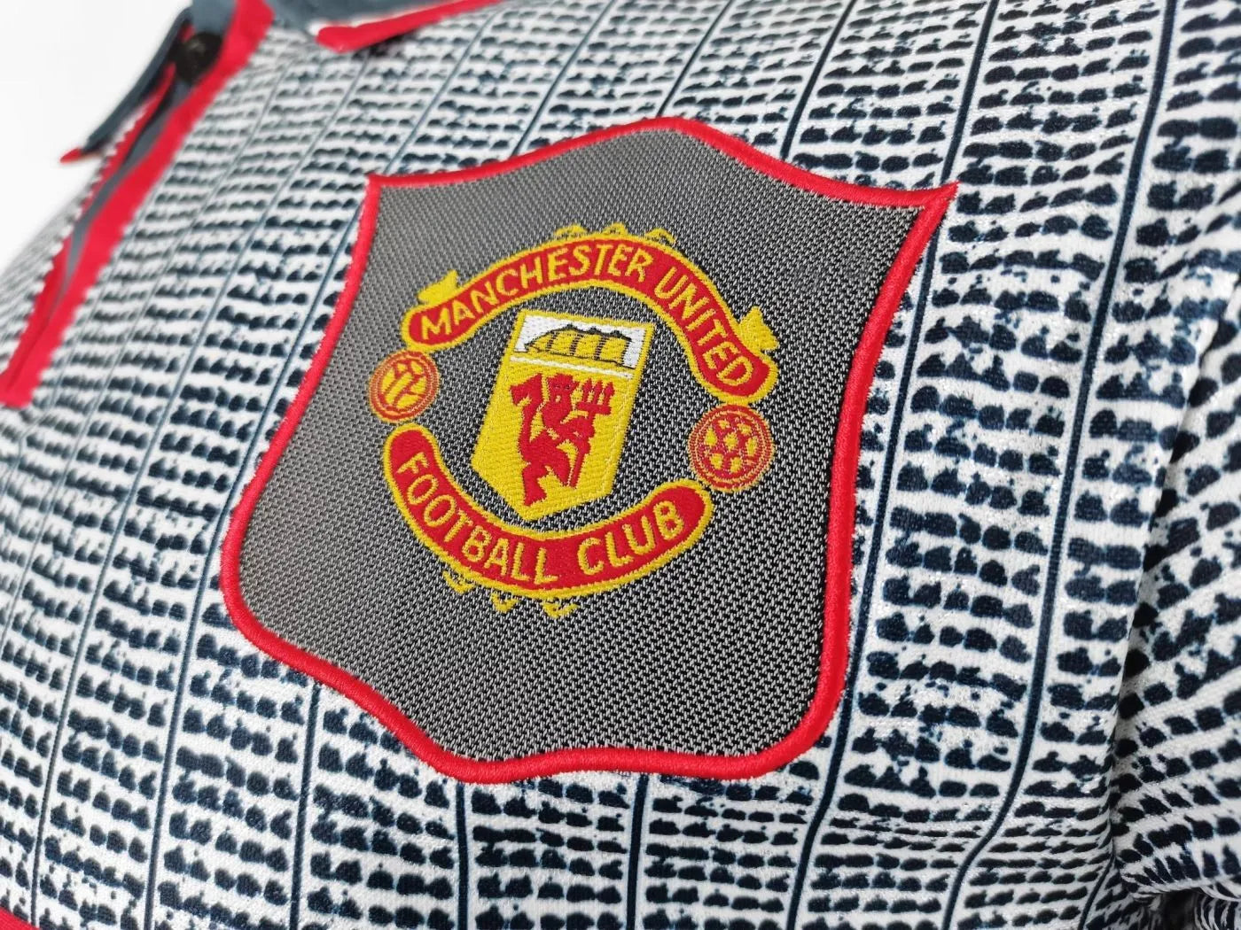 Manchester United FC  95/96 Away Retro Kit.