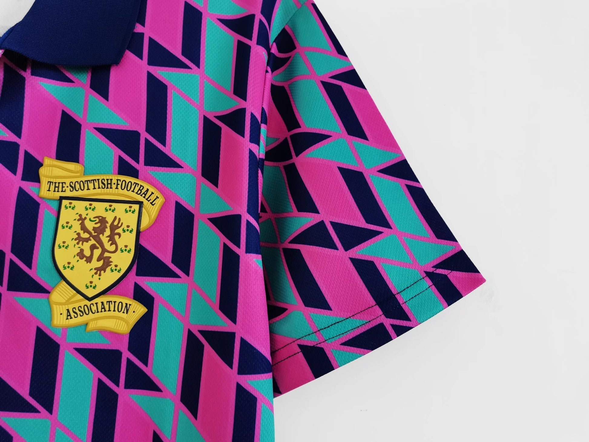 Scotland 🏴󠁧󠁢󠁳󠁣󠁴󠁿 1988/89 Retro Away Jersey. - World Cup Retro Soccer Shop