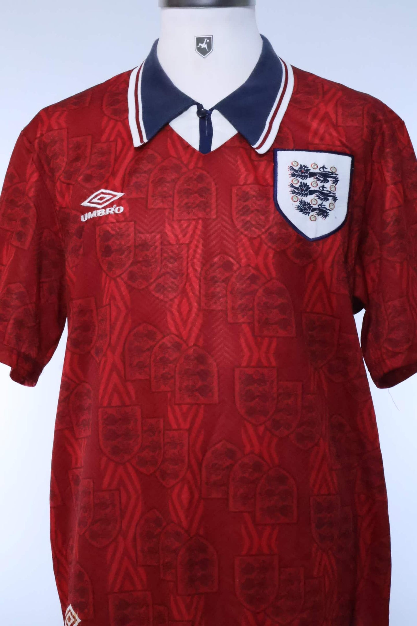 England 🏴󠁧󠁢󠁥󠁮󠁧󠁿 1994 Away Jersey.