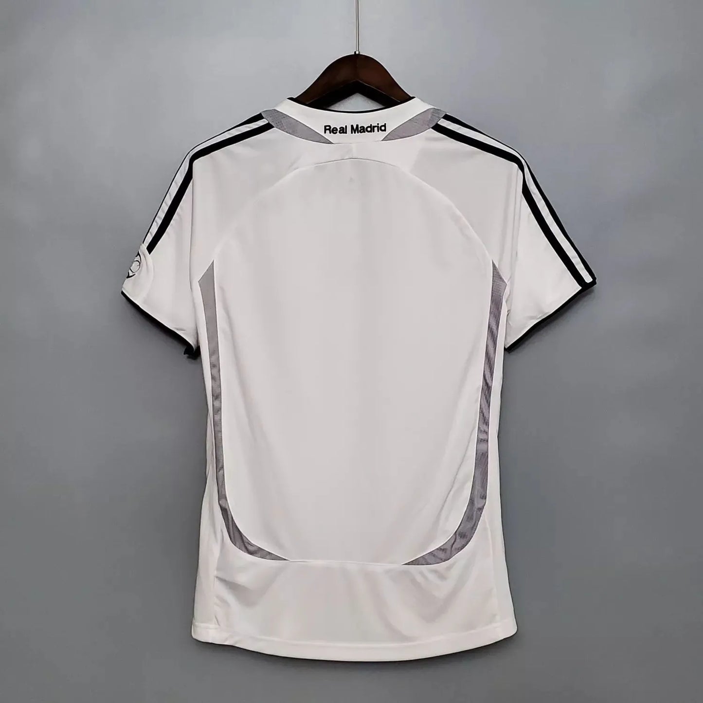 Real Madrid FC 2006/07 Home Retro Jersey.