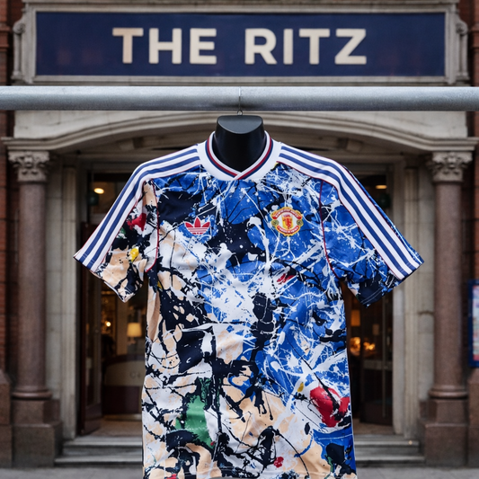Manchester United special edition “Stone Roses”🌹 Kit.