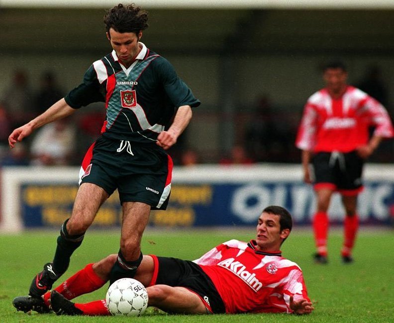 Wales 🏴󠁧󠁢󠁷󠁬󠁳󠁿 1995/96 Away Jersey. - World Cup Retro Soccer Shop