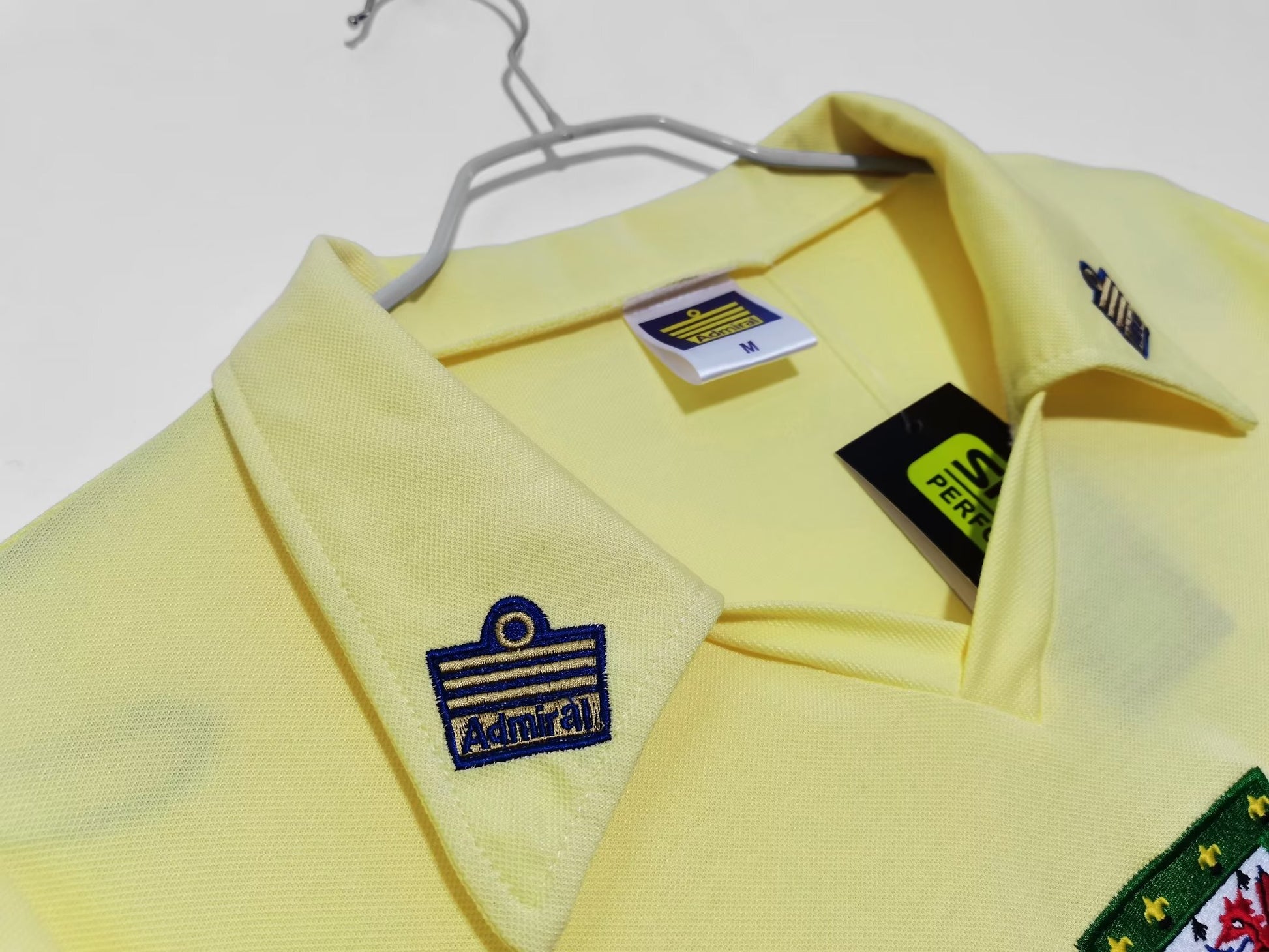 Wales 🏴󠁧󠁢󠁷󠁬󠁳󠁿 1976/79 Away Jersey. - World Cup Retro Soccer Shop