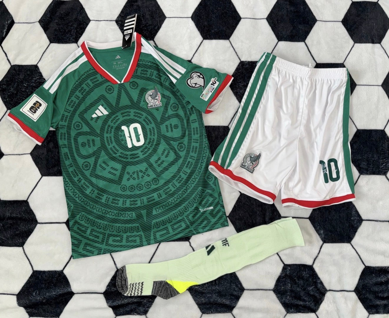 Mexico 🇲🇽 2026 World Cup Kids Kit Set, Home Jersey Shorts & Socks.