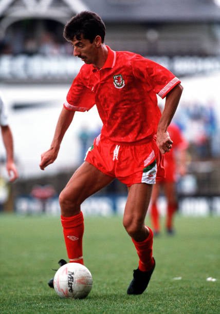 Wales 🏴󠁧󠁢󠁷󠁬󠁳󠁿 1990/92 Home Jersey. - World Cup Retro Soccer Shop