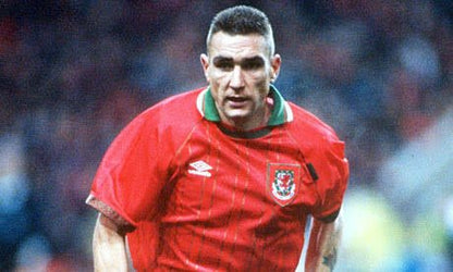 Wales 🏴󠁧󠁢󠁷󠁬󠁳󠁿 1994/96 Home Jersey. - World Cup Retro Soccer Shop