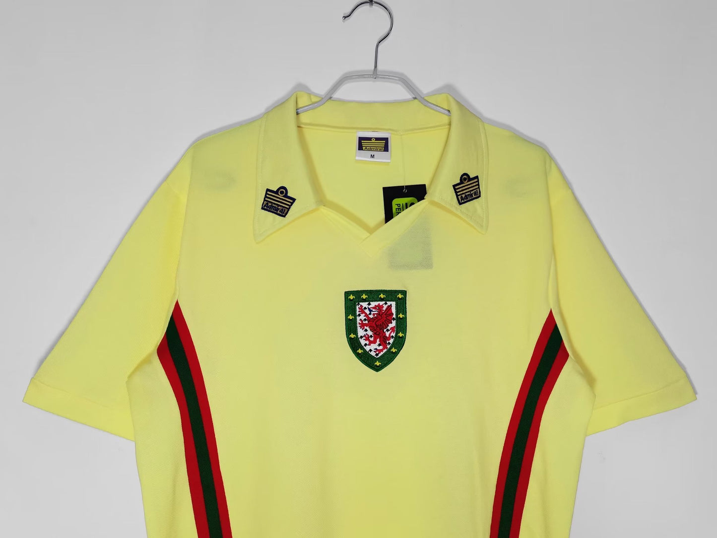 Wales 🏴󠁧󠁢󠁷󠁬󠁳󠁿 1976/79 Away Jersey. - World Cup Retro Soccer Shop
