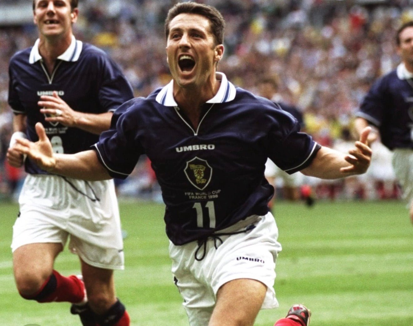 Scotland 🏴󠁧󠁢󠁳󠁣󠁴󠁿 World Cup 1998 Home Jersey. - World Cup Retro Soccer Shop