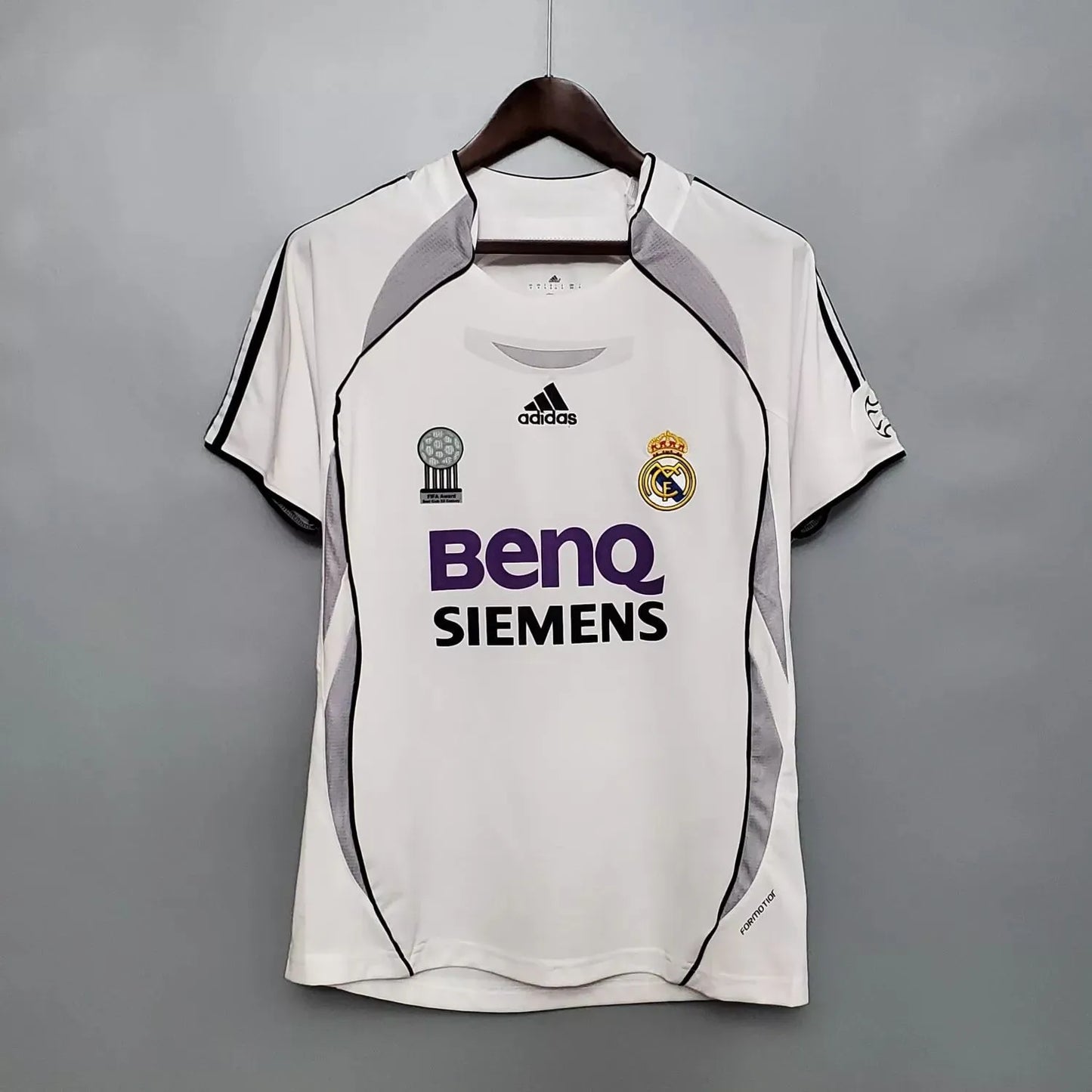 Real Madrid FC 2006/07 Home Retro Jersey.