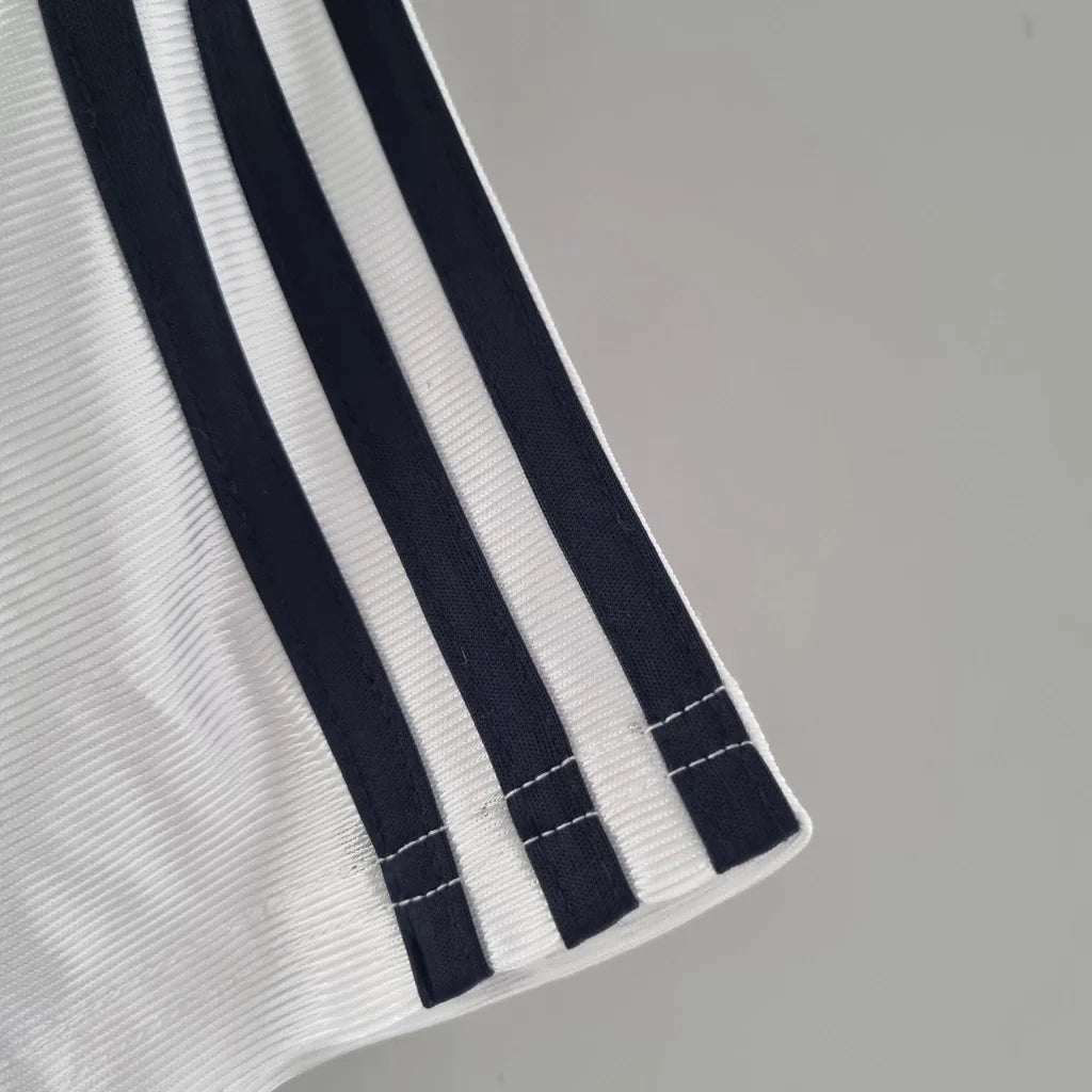 Real Madrid FC 1998/2000 Home Retro Jersey.
