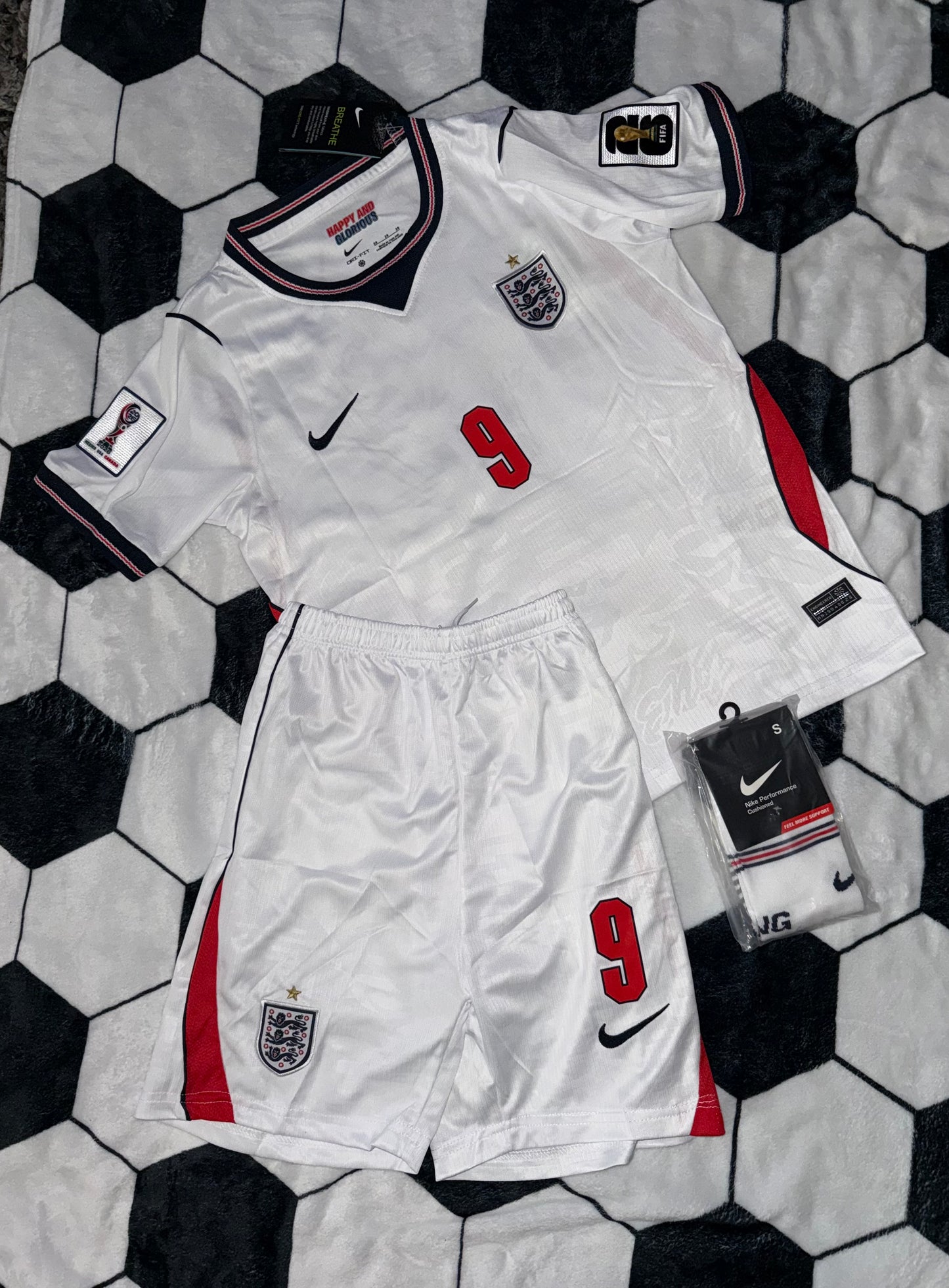 England 🏴󠁧󠁢󠁥󠁮󠁧󠁿 2026 World Cup Kids Kit Set Home Jersey, Shorts & Socks.