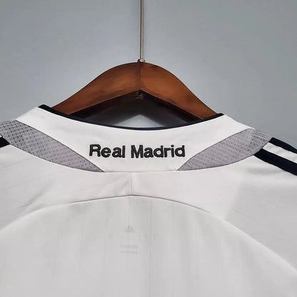 Real Madrid FC 2006/07 Home Retro Jersey.