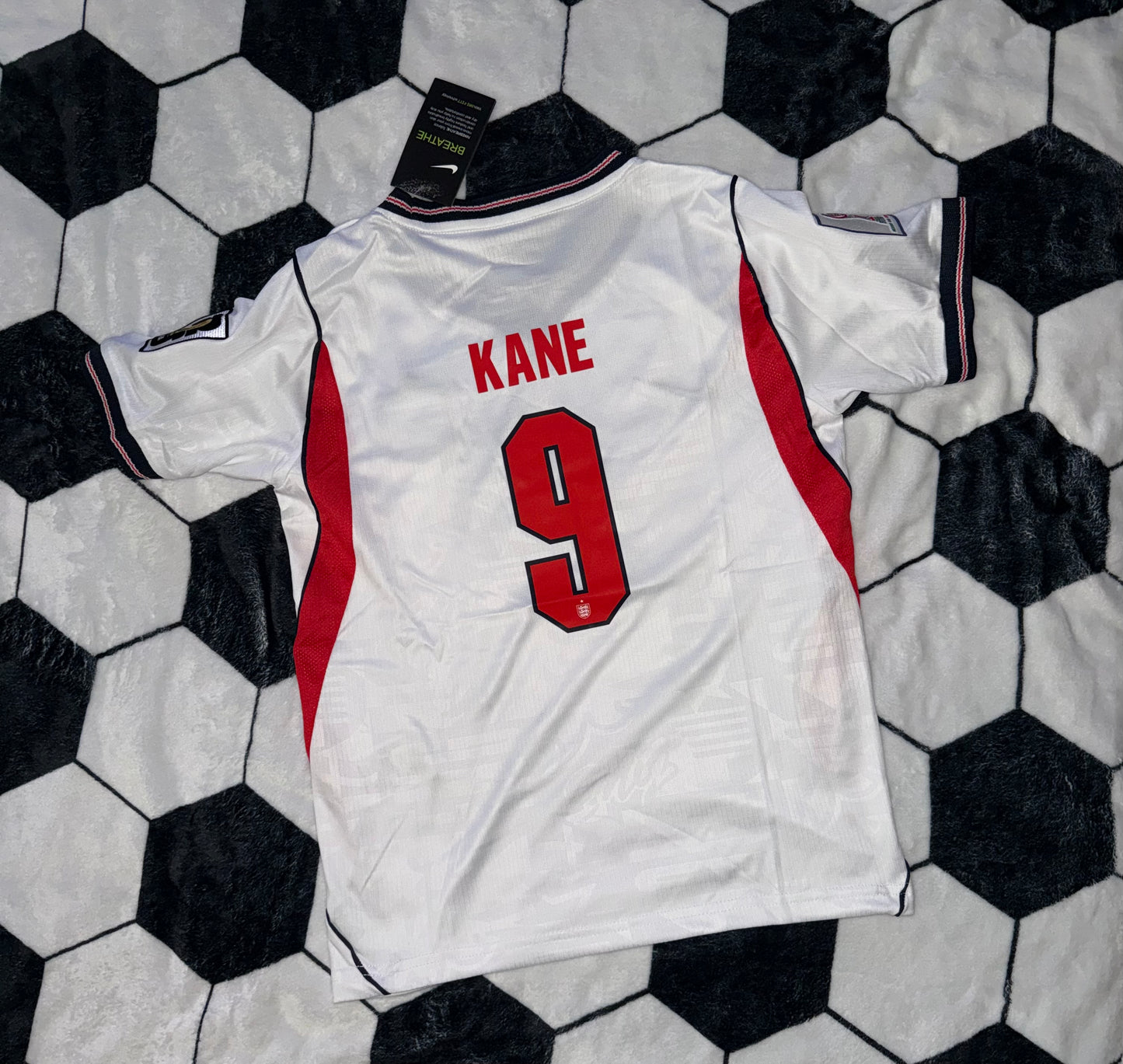 England 🏴󠁧󠁢󠁥󠁮󠁧󠁿 2026 World Cup Kids Kit Set Home Jersey, Shorts & Socks.