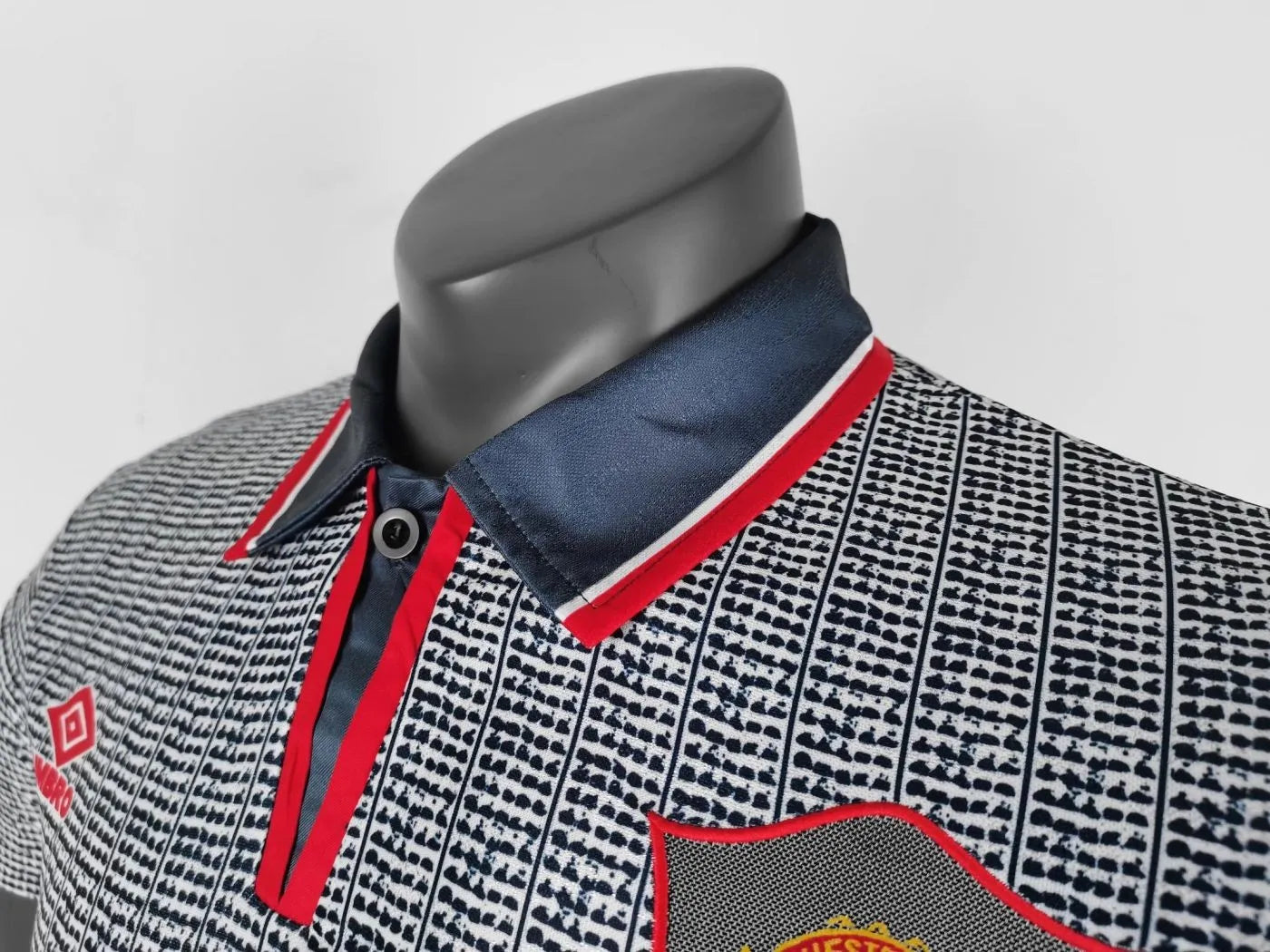 Manchester United FC  95/96 Away Retro Kit.